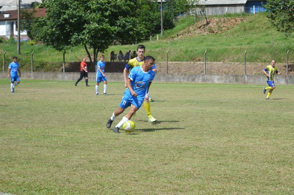 Jogos ocorrem em Linha Perau