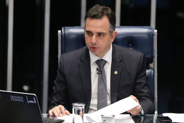 Rodrigo Pacheco é reeleito presidente do Senado