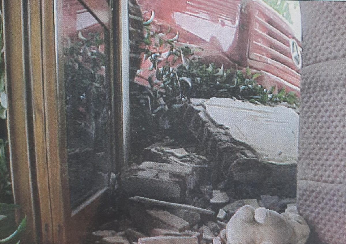 Há 20 anos, caminhões invadiam casa em Estrela