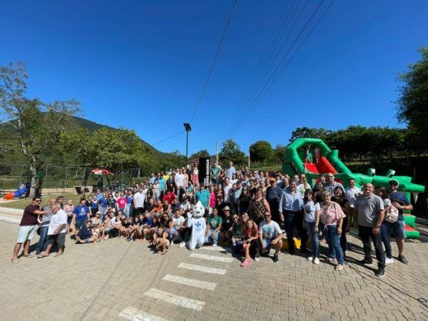 Encantado entrega praça à comunidade de Palmas