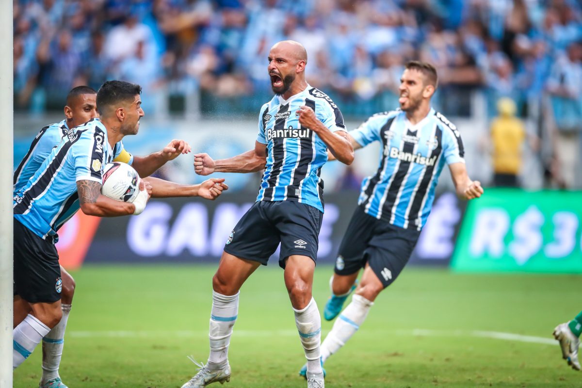 Grêmio bate o Ypiranga nos pênaltis e vai à sexta final consecutiva