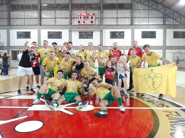 Abertão da Languiru aponta os campeões no futsal