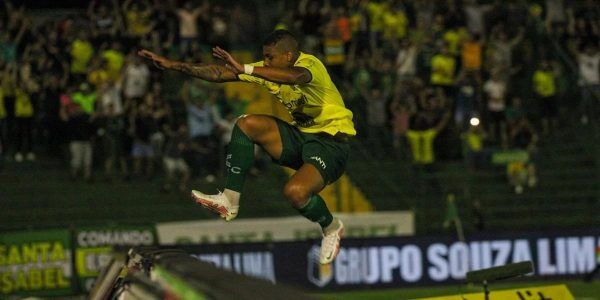 Adversário do Grêmio no Gauchão avança na Copa do Brasil