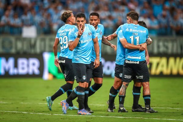 Grêmio goleia o Ferroviário e avança à terceira fase