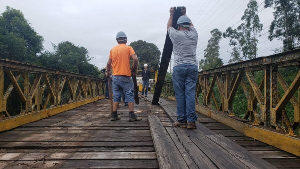 Inicia remoção de ponte em Estrela