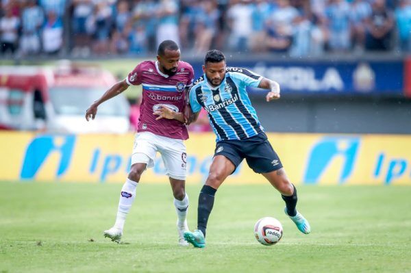 Grêmio e Caxias disputam a taça  e a chance de fazer história