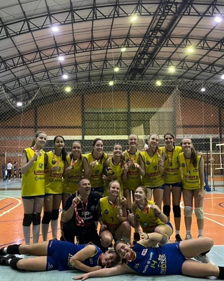 Sogipa: Equipes de vôlei da Sogipa conquistam terceiro lugar da