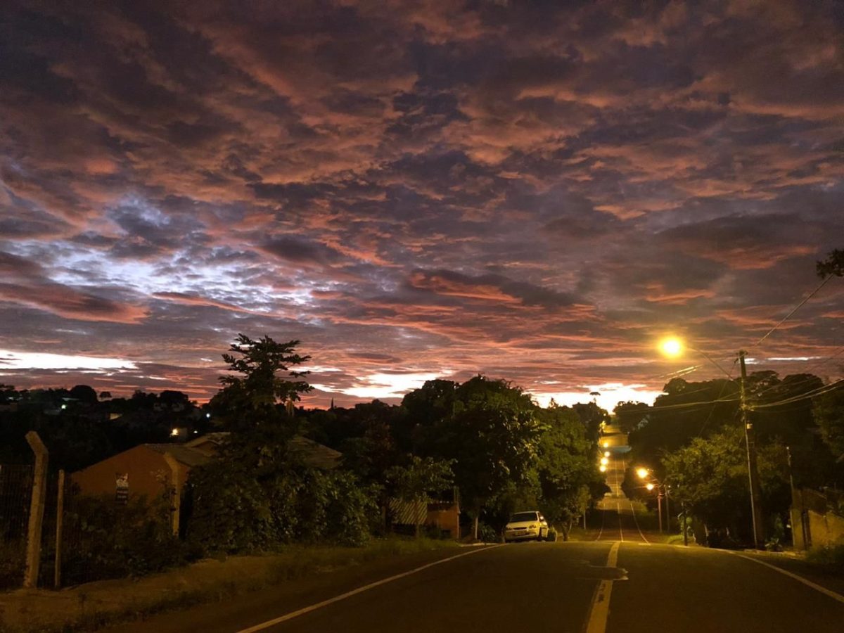 Sol aparece entre nuvens no Vale do Taquari