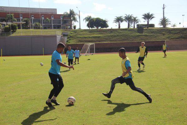 Chuva adia jogo do Lajeadense