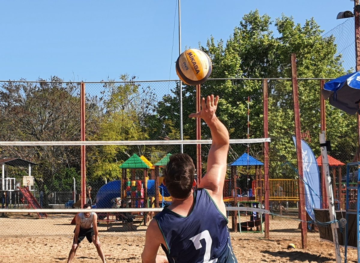 Jogos Escolares iniciam com o voleibol