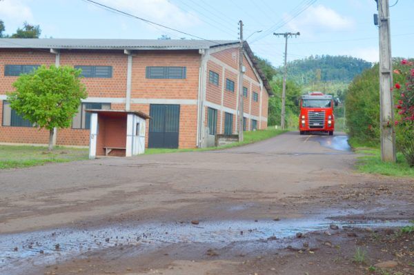 Governo pressiona por votação de empréstimo. Oposição quer detalhes