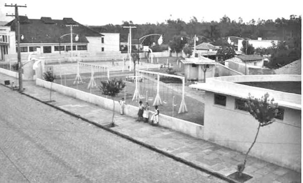 Antiga Praça Mário Lampert