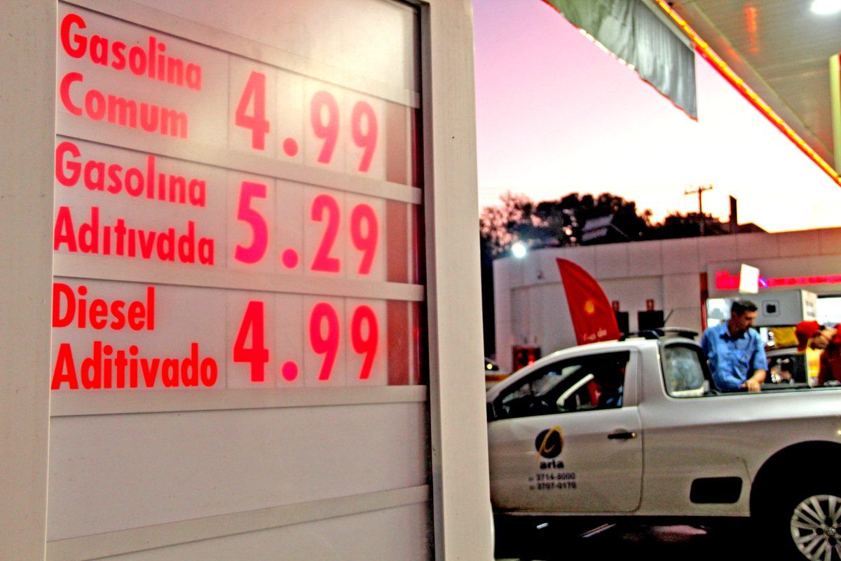 Mudança no ICMS eleva preço gasolina em junho