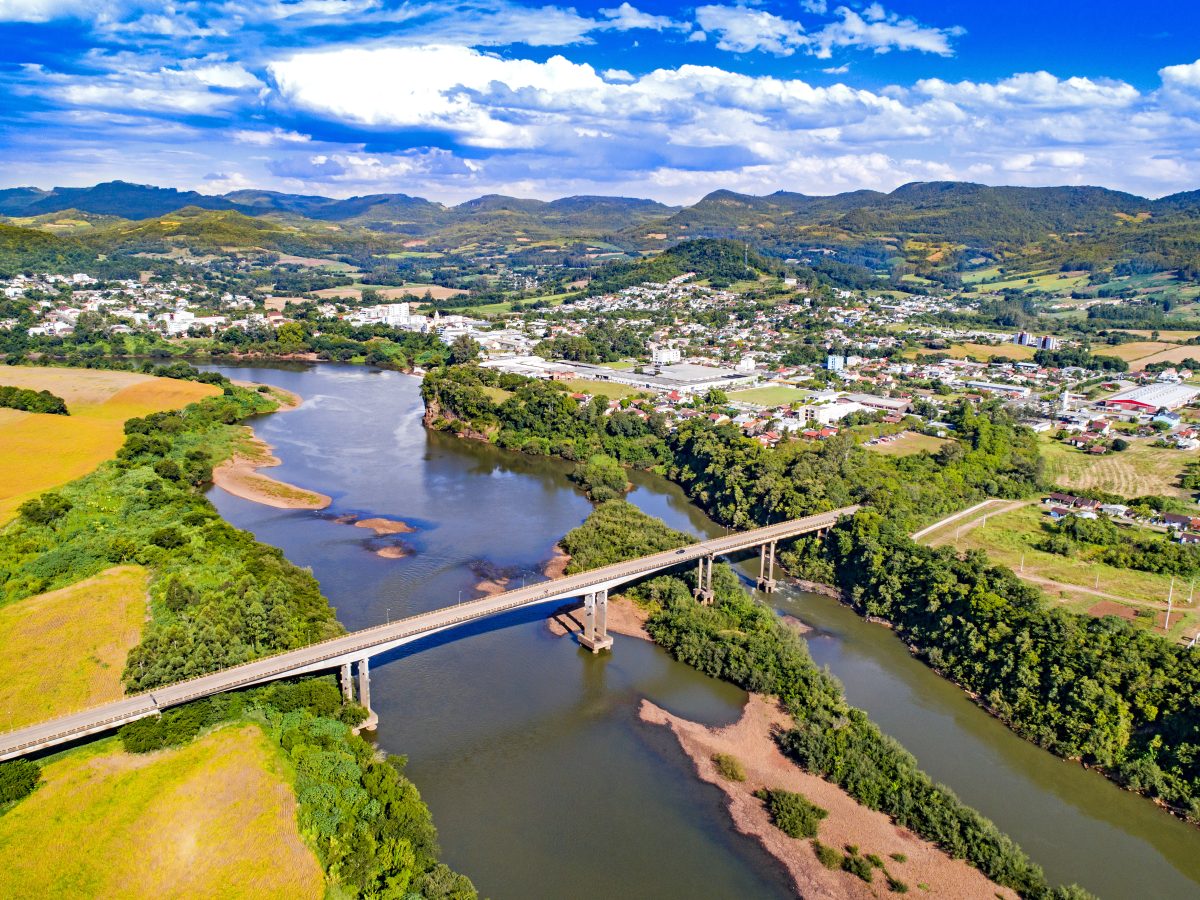 Vereadores indicam problemas na estrutura da ponte entre Encantado e Roca Sales