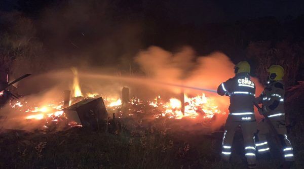 Incêndio destrói casa no interior de Roca Sales