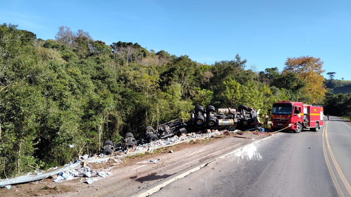 Motorista de carreta morre em acidente na ERS-129, em Vespasiano Corrêa