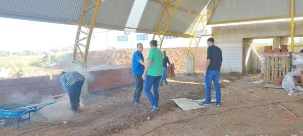 Capitão assume projeto e deve concluir ginásio de esportes em escola