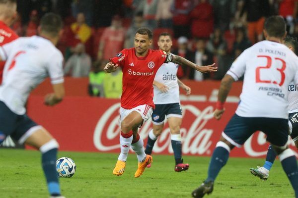 Inter sofre gol nos acréscimos e empata com o Nacional no Beira-Rio