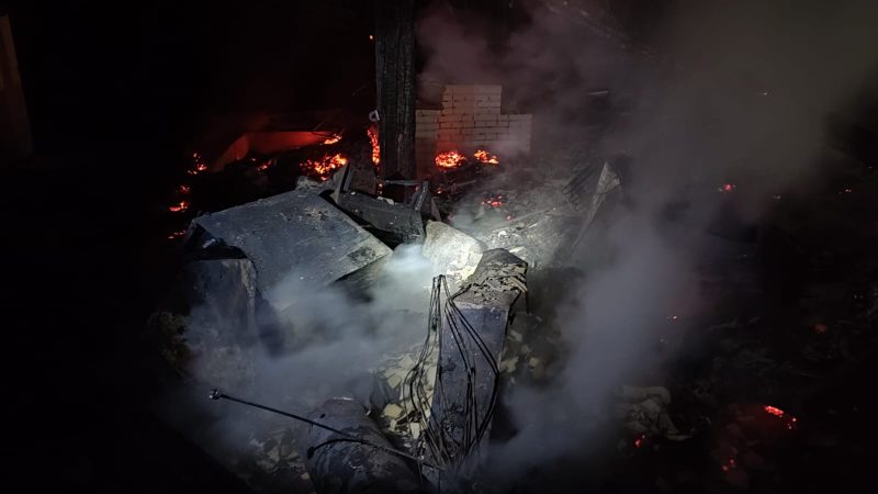 Idoso tem 90% do corpo queimado em incêndio no interior de Cruzeiro do Sul