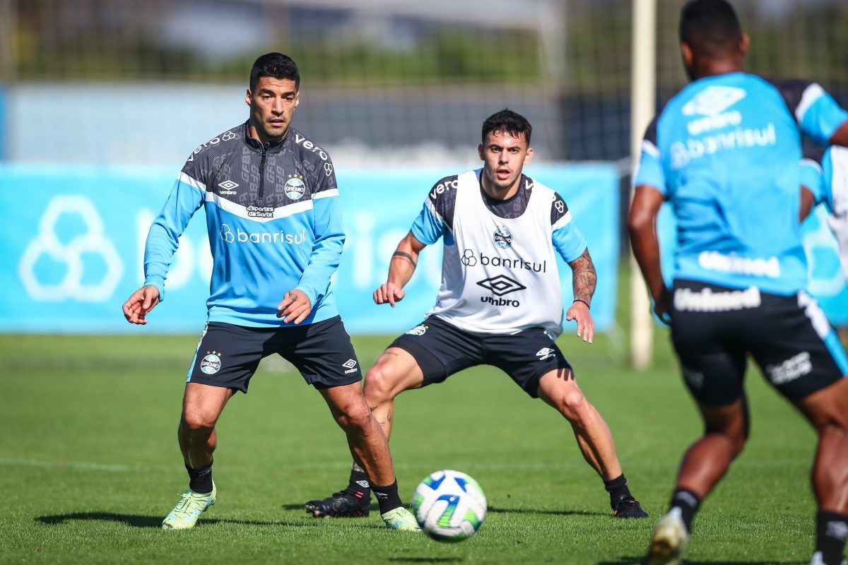 Grêmio e Flamengo duelam por vaga no G4