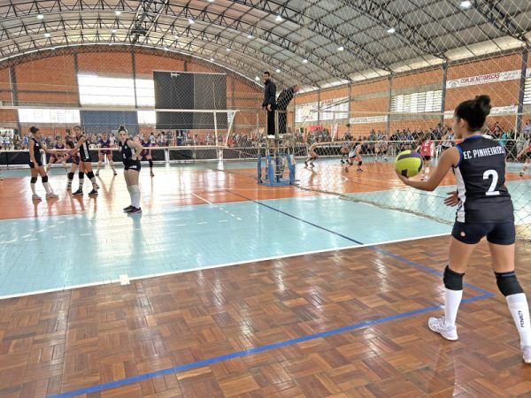 Torneio de vôlei encerra com recordes e incerteza sobre o futuro em Estrela