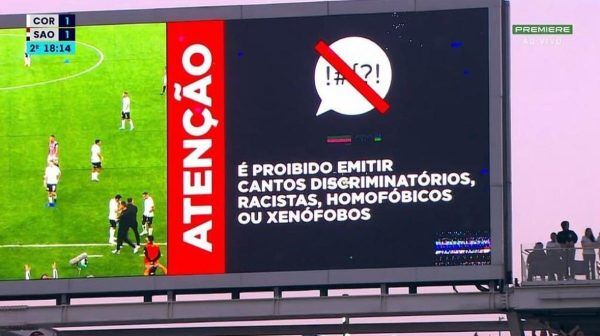 Corinthians é punido com um jogo de portões fechados por cantos homofóbicos