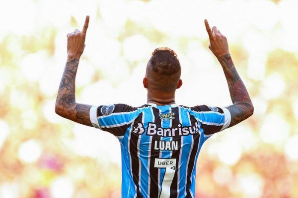 Grêmio anuncia contratação de Luan