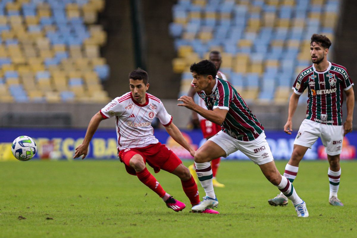 Em tarde de estreias, Internacional perde para o Fluminense no Maracanã