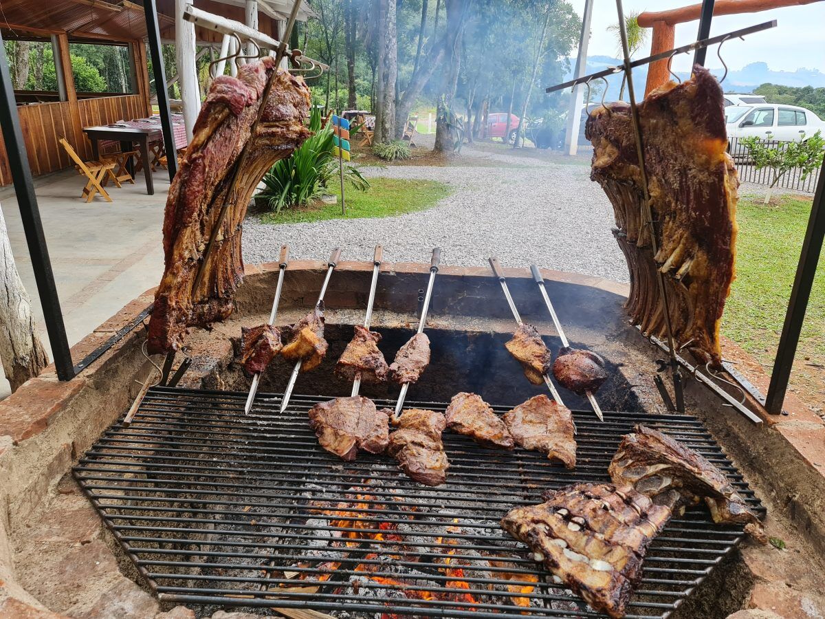 Mirante Bixo do Mato é opção gastronômica para quem passear no Trem dos Vales e Trem da Imigração