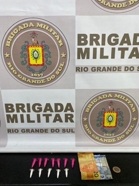 Policiais militares prendem homem por tráfico de drogas