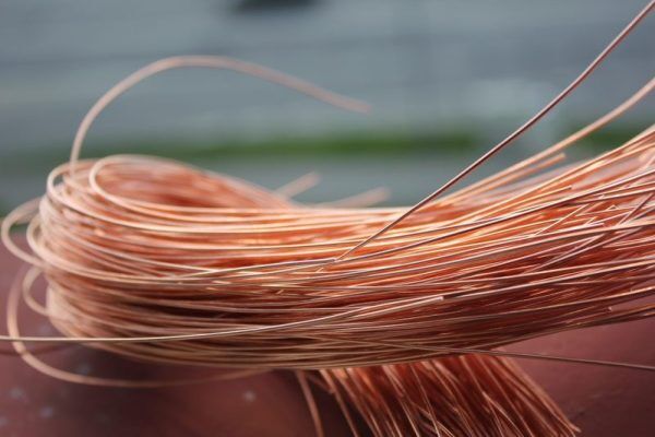 Homem confessa furto de fios de cobre em empresa