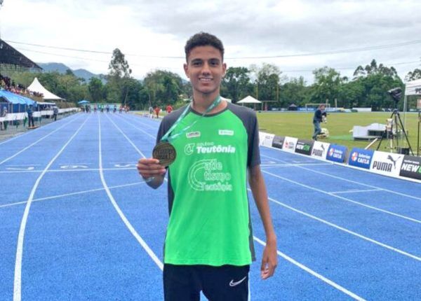 Atletas do Colégio Teutônia competem em Aracaju