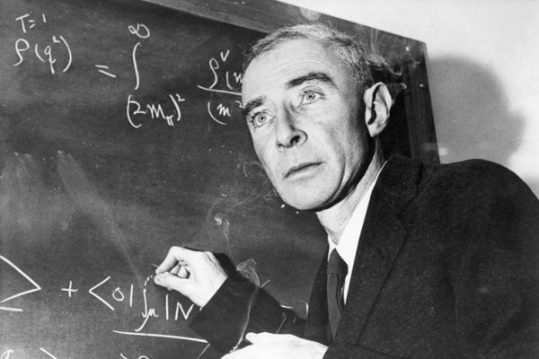 A história de Oppenheimer e o que nos ensina sobre o uso de tecnologia