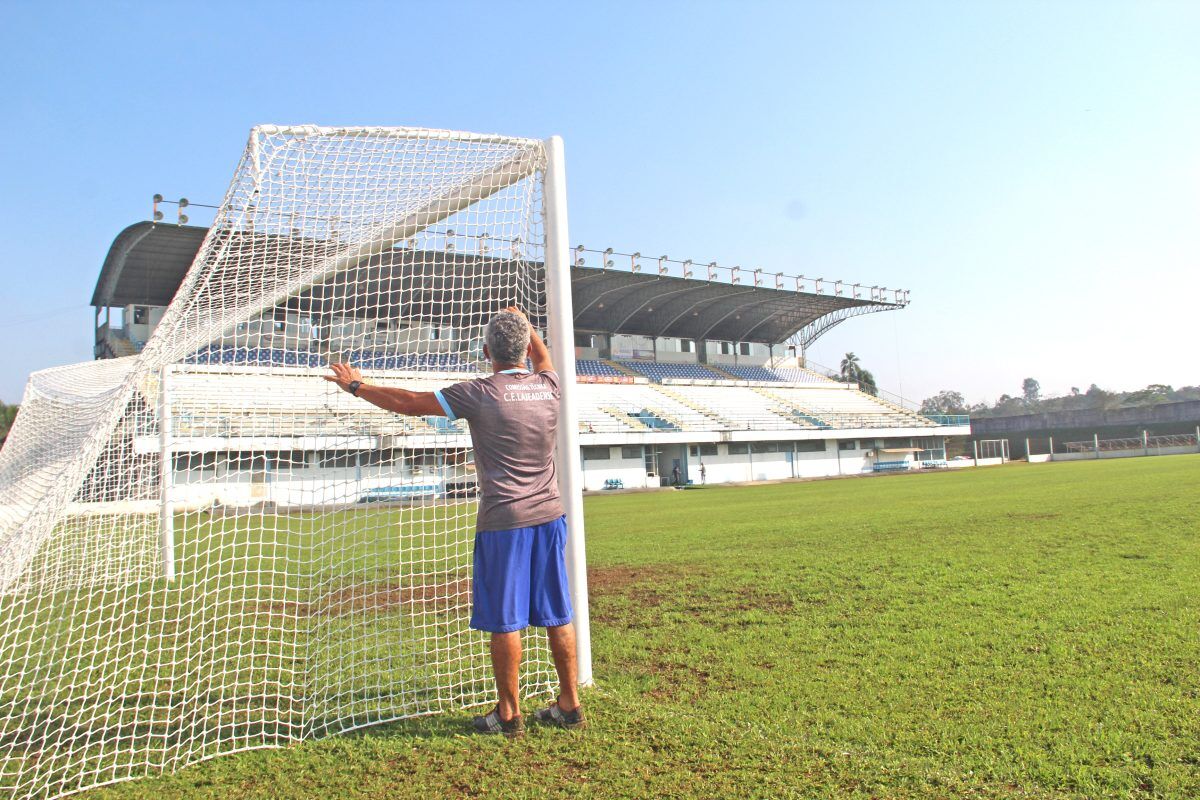 Leilão da Arena Alviazul é suspenso