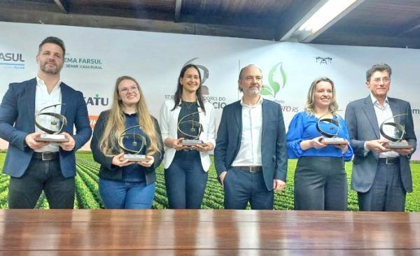 Vale conquista dois troféus Vencedores do Agro