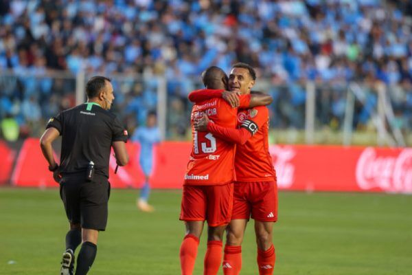 Inter abre vantagem nas quartas da Libertadores