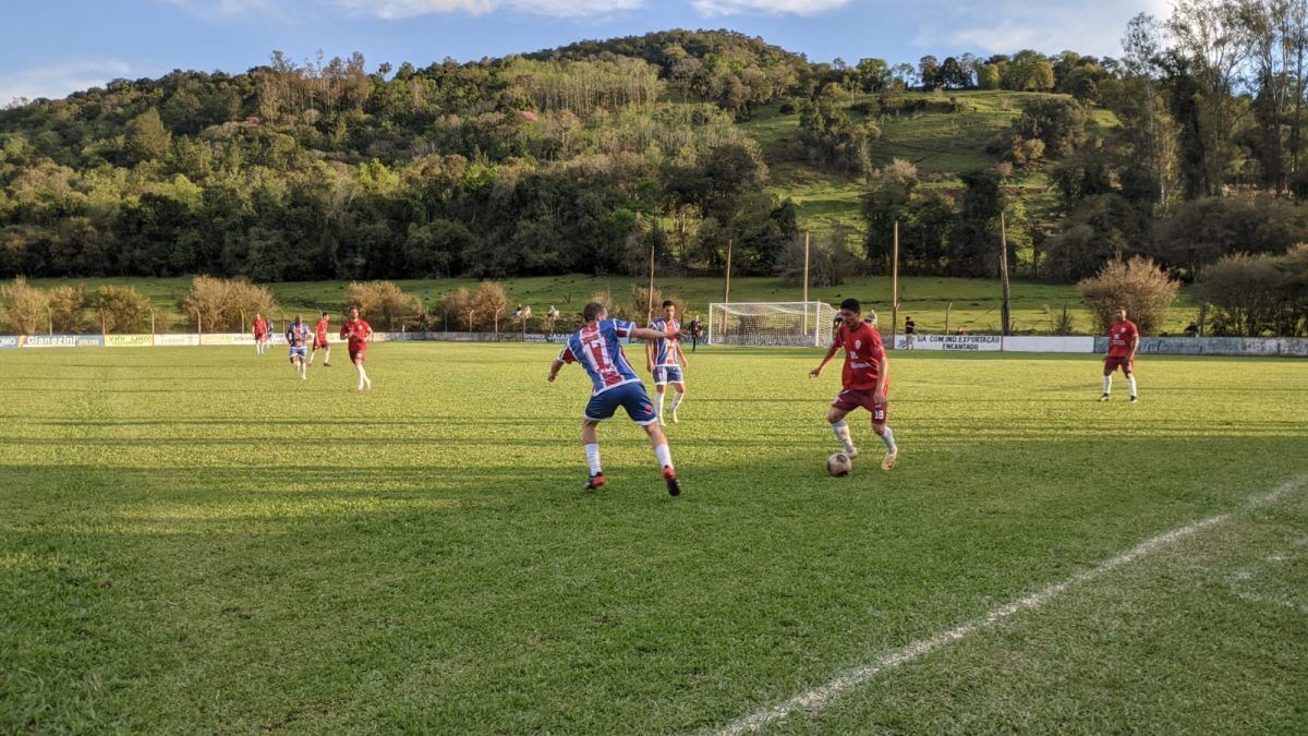 Rodada do Regional Aslivata teve quatro jogos na tarde deste domingo