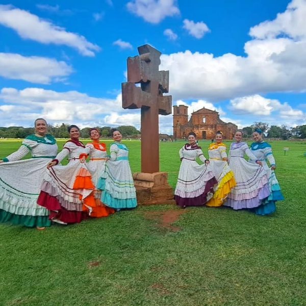 Grupo Farrapas e Tropilhanas  vencem prêmio em Santo  Ângelo