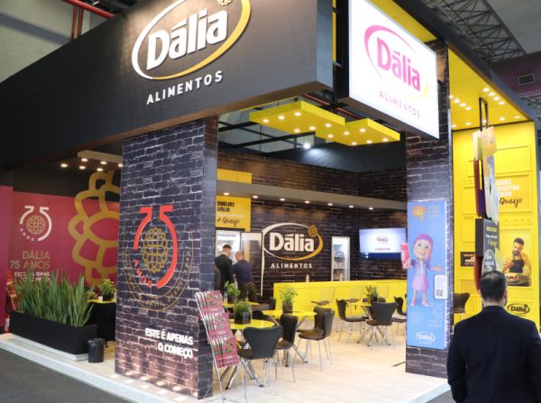 Dália lança nova linha de frangos na ExpoAgas 2023