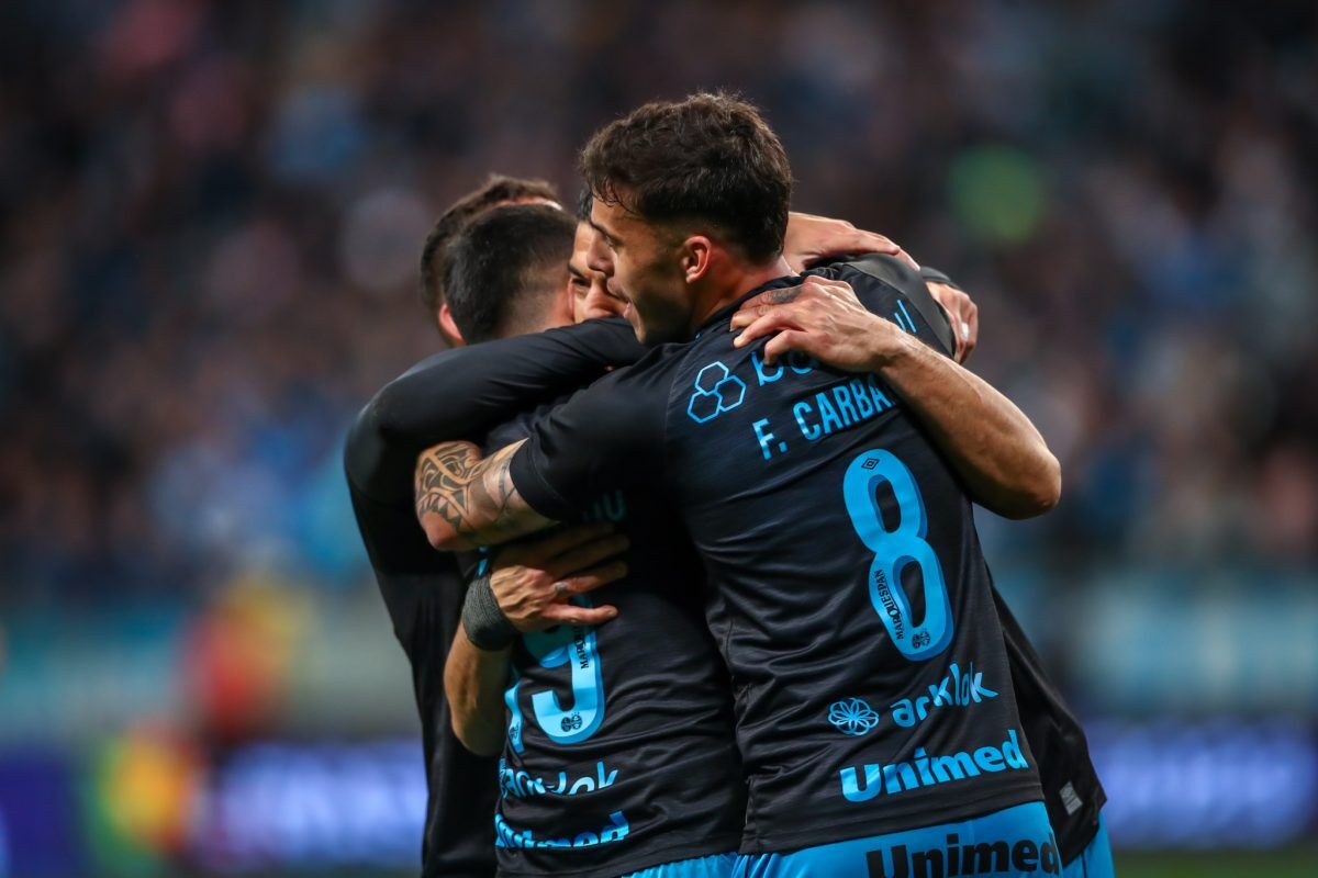 Com gols de Suárez, Felipe Carballo e Pepê, Grêmio goleia Cruzeiro na Arena