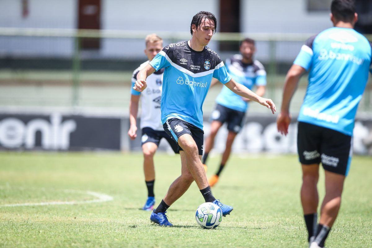 Grêmio persegue o líder; Inter poupa titulares