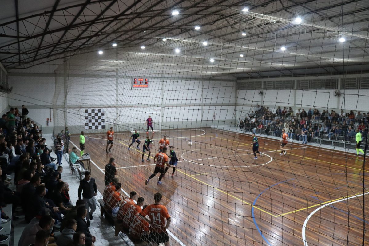 Regional Sicredi de Futsal segue nesta noite