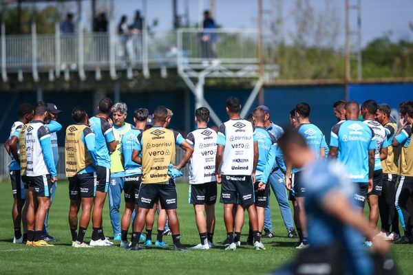 Renato e lideranças do Grêmio promovem vaquinha para ajudar atingidos pelas enchentes