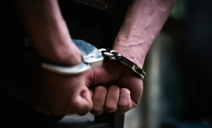 Homem é preso por furtar residência em Cruzeiro do Sul