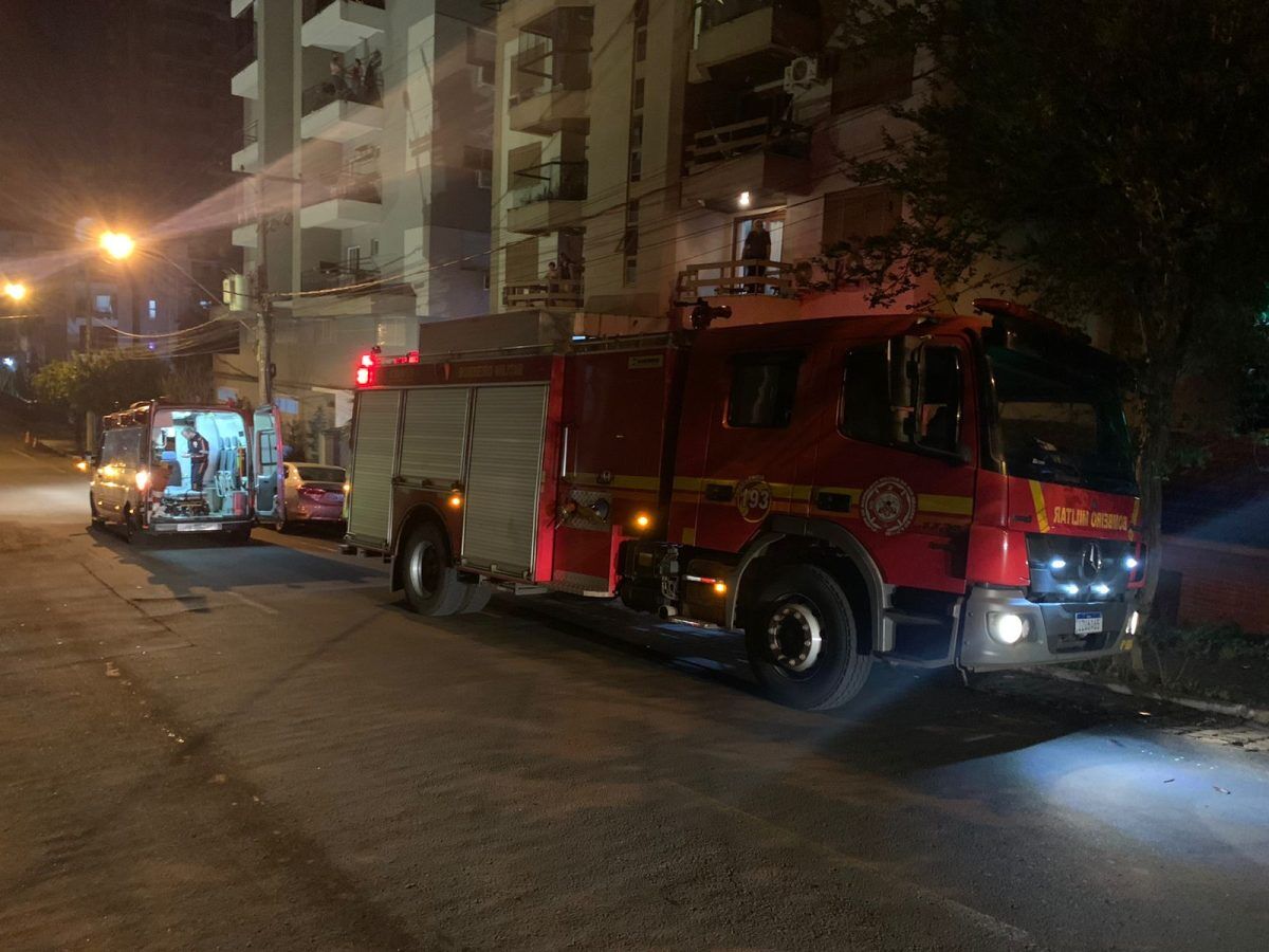 Homem cai em casa e sofre lesão na cabeça