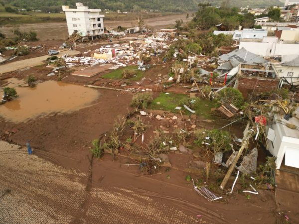 Número de residências destruídas pela enchente sobe para 156 em Muçum 