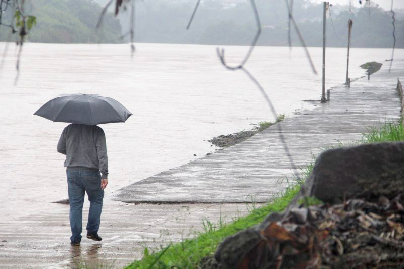 Chuva deixa região em  alerta para risco de cheia
