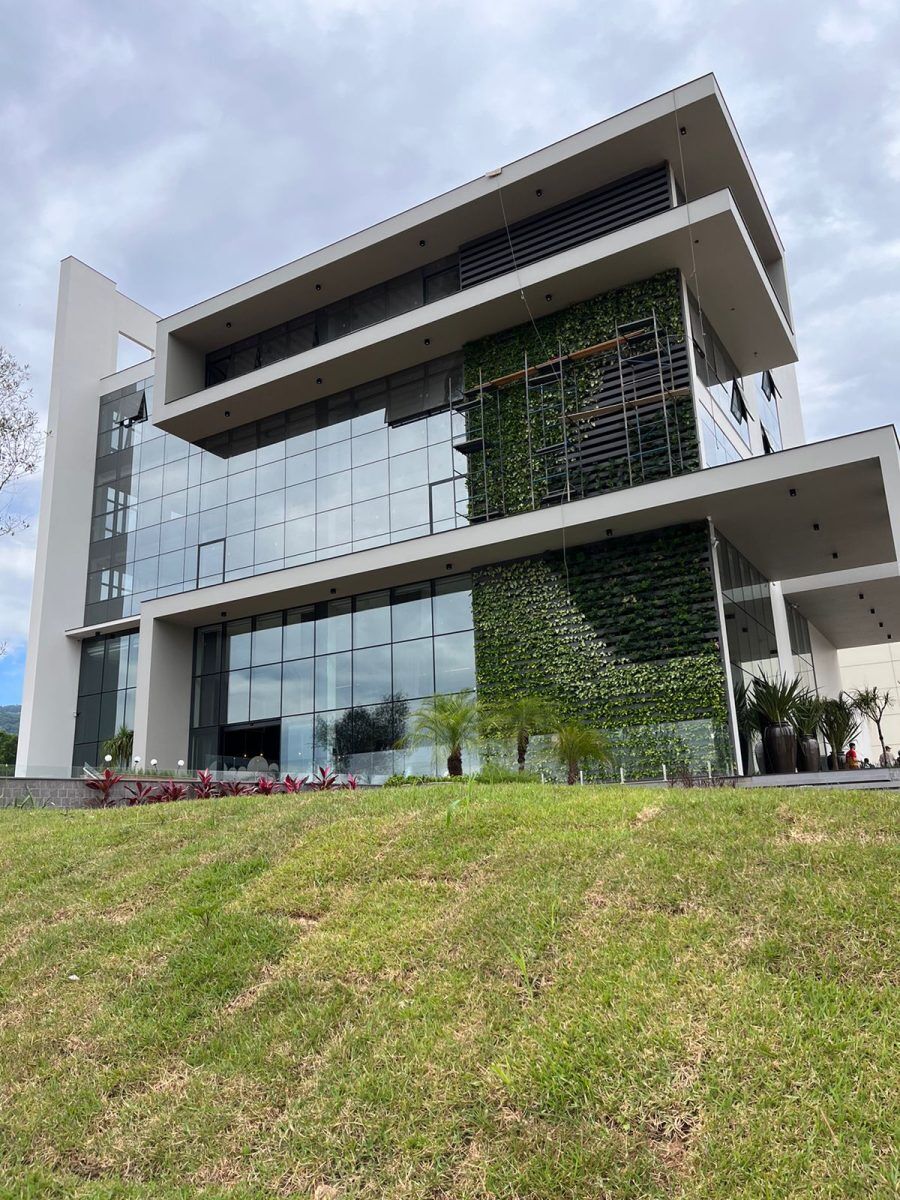 Divine inaugura nova loja e amplia atendimento aos clientes