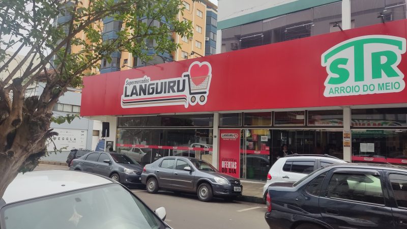 Supermercados Languiru fazem liquidação para fechar