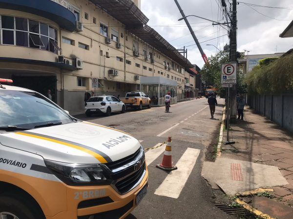 Obras no HBB bloqueiam rua no centro de Lajeado